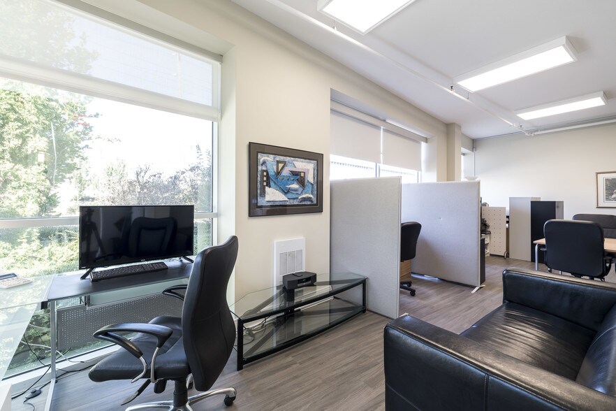 More Photos Of 618 E Kent Ave S, Vancouver Light Distribution For Sale