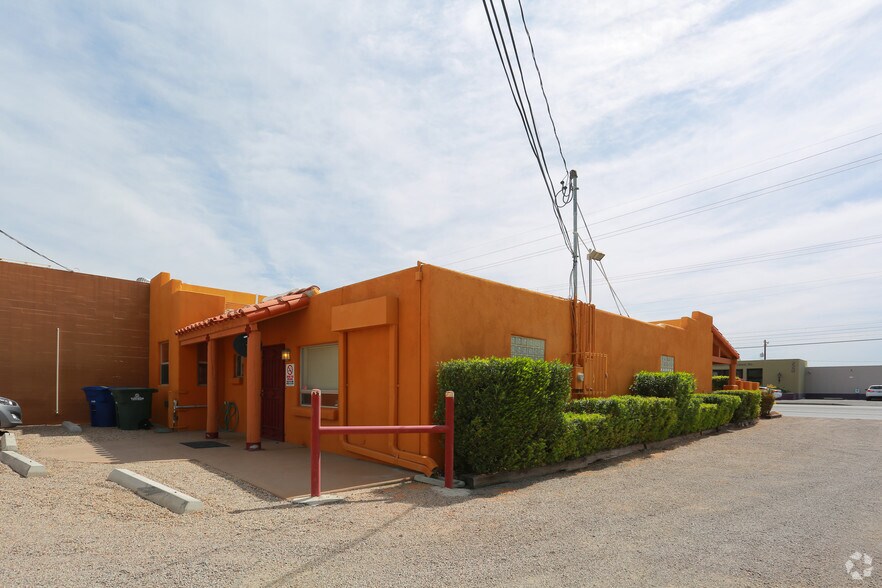 More Photos Of 2559 E Fort Lowell Rd, Tucson Office Residential For Sale