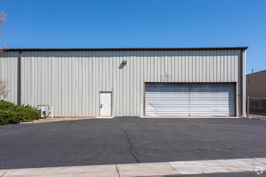 More Photos Of 5720 Holly St, Commerce City Manufacturing For Lease