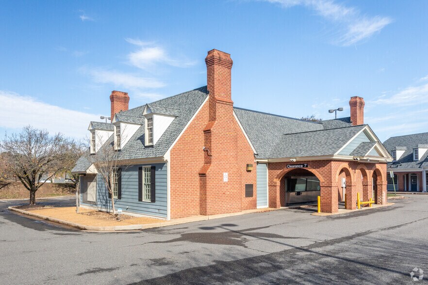 More Photos Of 9782 Gayton Rd, Richmond Unknown For Lease