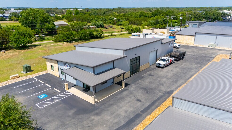 More Photos Of 108-132 Enterprise Pky, Boerne Unknown For Lease