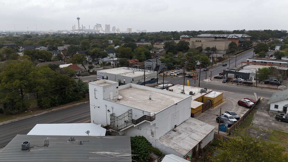 Primary Photo Of 1426 S New Braunfels Ave, San Antonio Freestanding For Sale