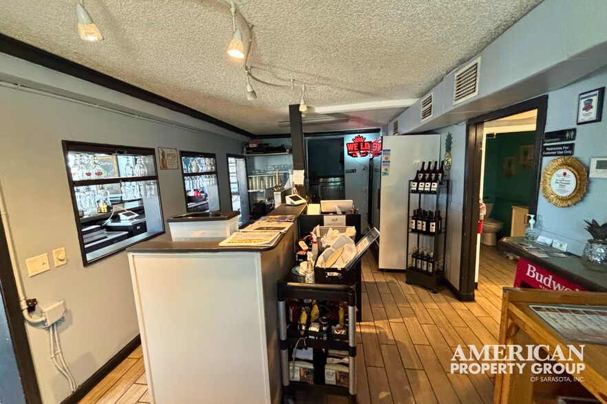 More Photos Of 470 W Dearborn St, Englewood Restaurant For Sale