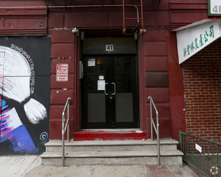 More Photos Of 41 Kenmare St, New York Apartments For Lease