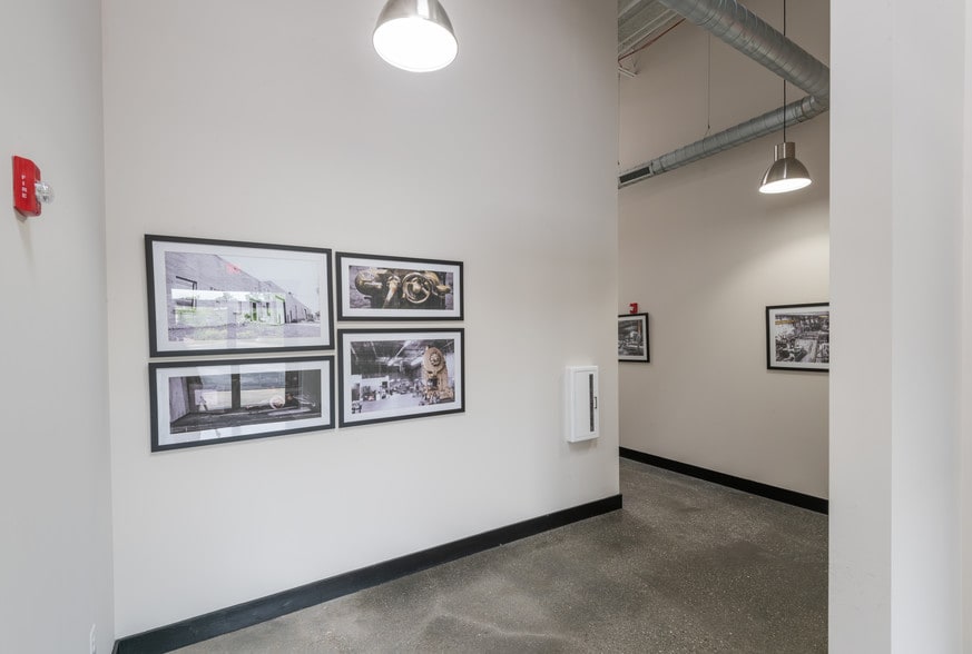 More Photos Of 5553 Peachtree Rd, Chamblee Loft Creative Space For Lease