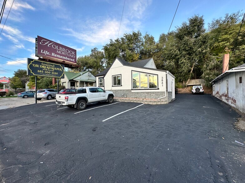 Primary Photo Of 3841 S Highland Dr, Salt Lake City Freestanding For Sale