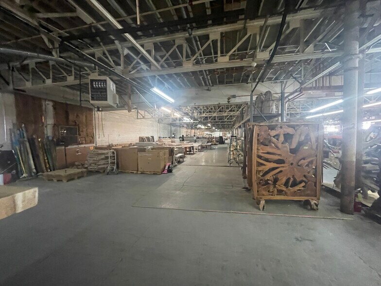 More Photos Of 109 E Hardin St, Greeneville Flex For Sale