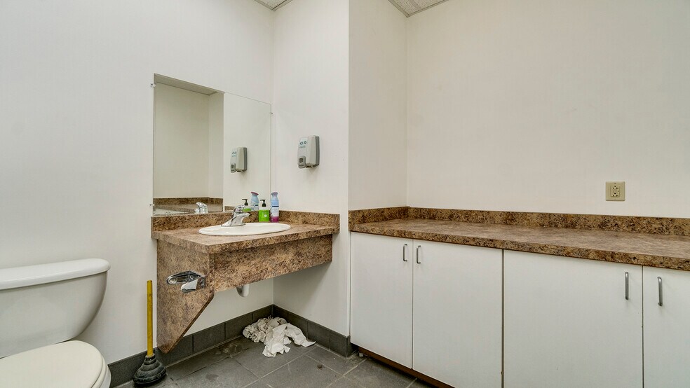 More Photos Of 101 N Washington St, Hanover Warehouse For Sale