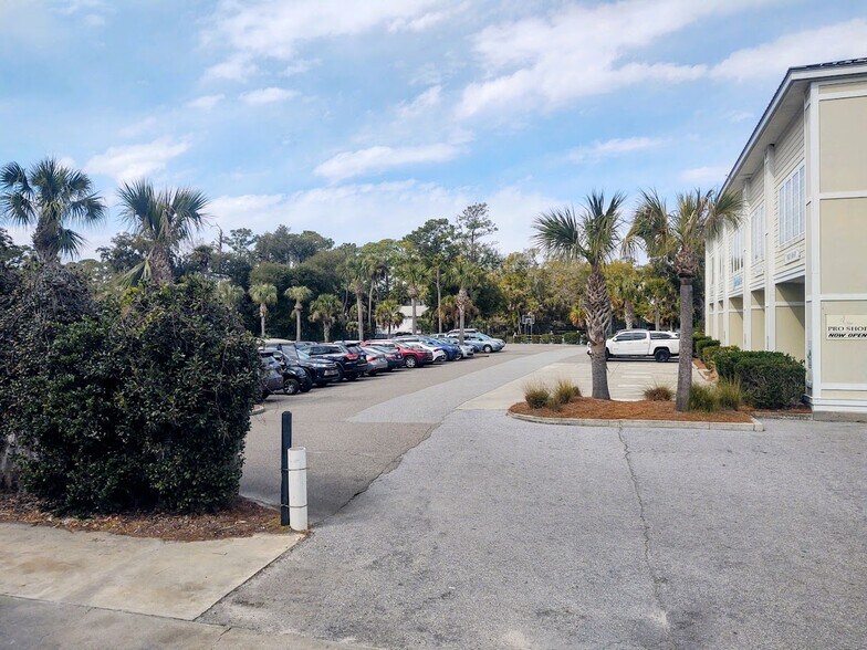 More Photos Of 21 Fairway Dr, Edisto Island Restaurant For Sale