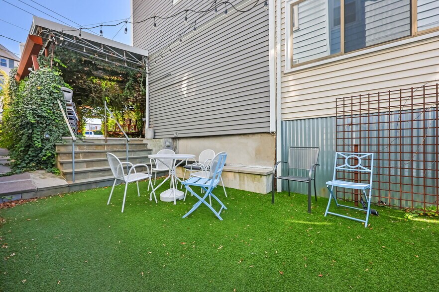 More Photos Of 10 N Water St, Greenwich Storefront Retail Residential For Lease