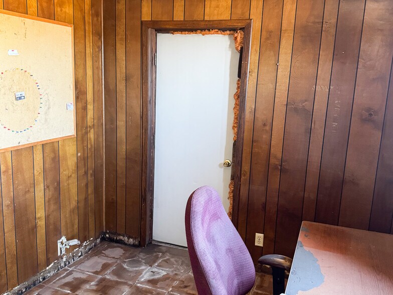 More Photos Of 1215 S Florida St, Borger Warehouse For Lease