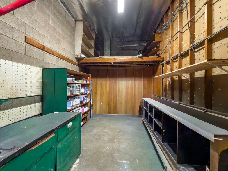 More Photos Of 537 S Glendora Ave, West Covina Freestanding For Lease