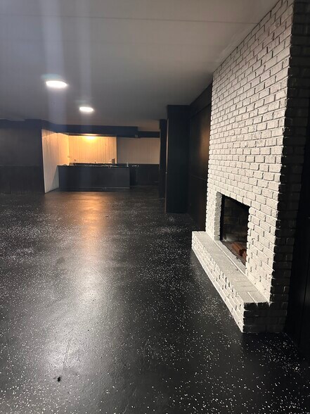More Photos Of 8350 S 88th Ave, Justice Restaurant For Sale