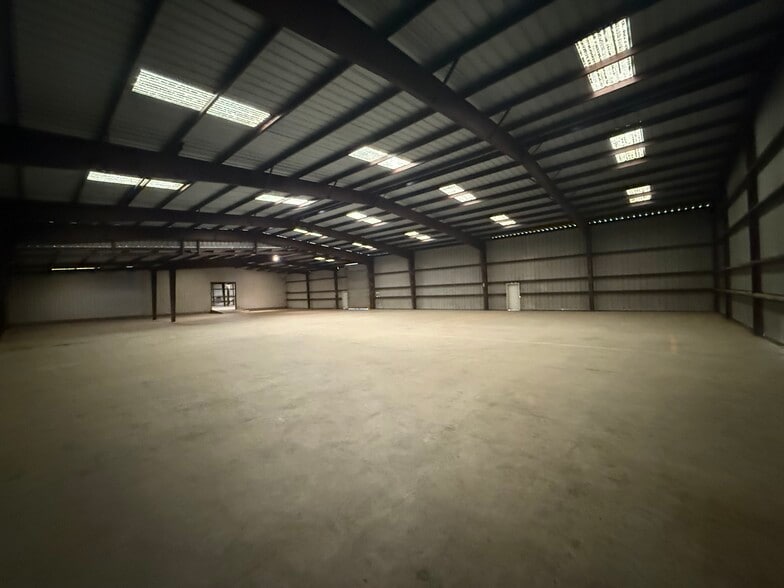 More Photos Of 15046 Grant Rd, Cypress Warehouse For Lease
