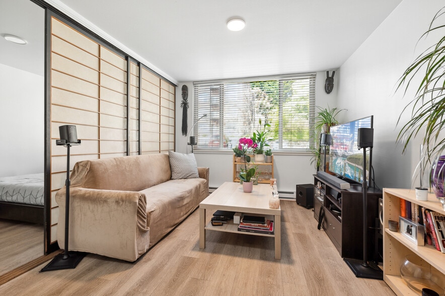 More Photos Of 800 Queen Anne Ave N, Seattle Apartments For Sale