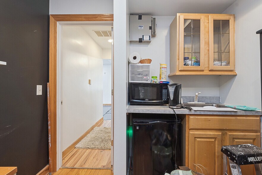 More Photos Of 6401 W 107th St, Worth Freestanding For Sale