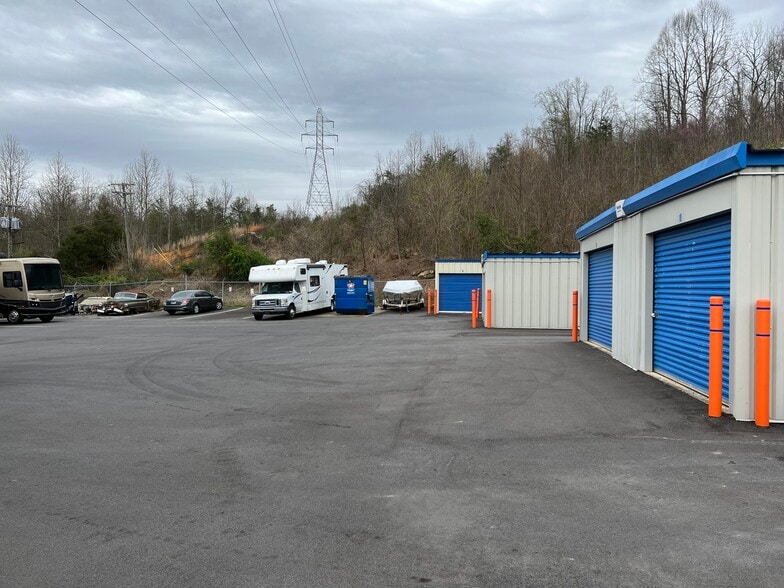 More Photos Of 5209 Memorial Blvd, Kingsport Self Storage For Sale