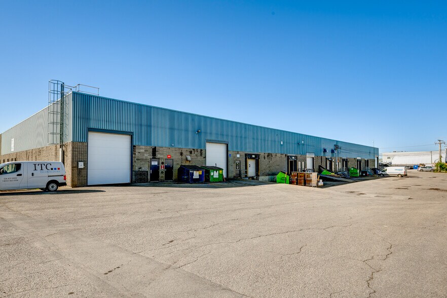 More Photos Of 901-937 Rue Michelin, Laval Flex For Lease