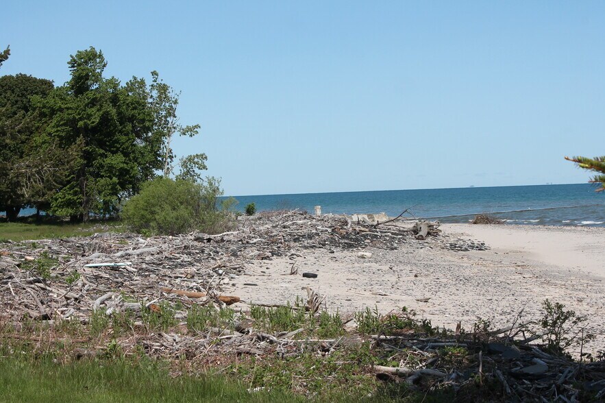 More Photos Of 7200 Lake Shore Rd, Derby Lodge Meeting Hall For Sale