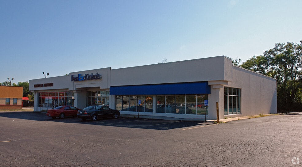 More Photos Of 5725-5727 S La Grange Rd, La Grange Freestanding For Lease