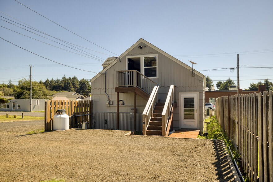 More Photos Of 40 Main St, Pacific Beach Flex For Sale