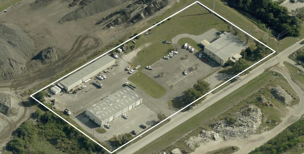 More Photos Of 12625 40th St N, Clearwater Warehouse For Lease