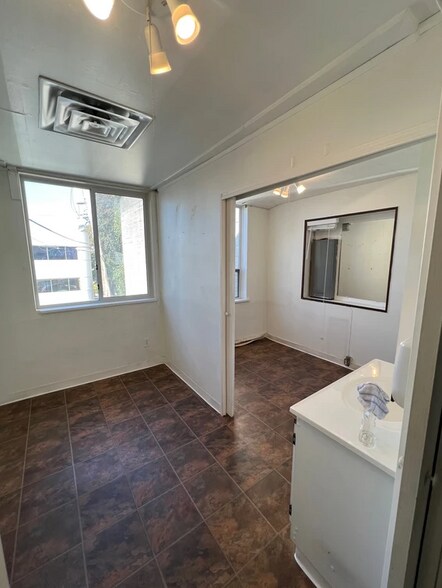 More Photos Of 833 W Broadway, Vancouver Storefront For Lease