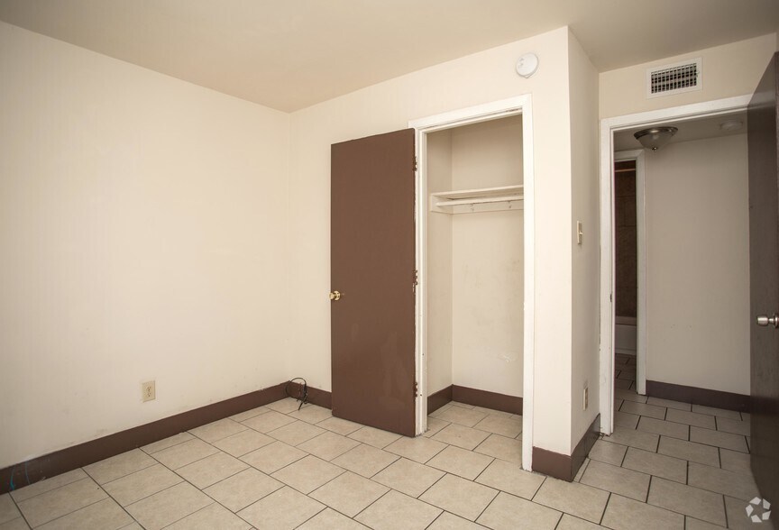 More Photos Of 1024 Day Street Rd, Montgomery Apartments For Sale