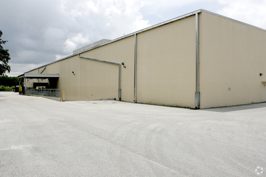 More Photos Of 7835-7897 Gunn Hwy, Tampa General Retail For Lease
