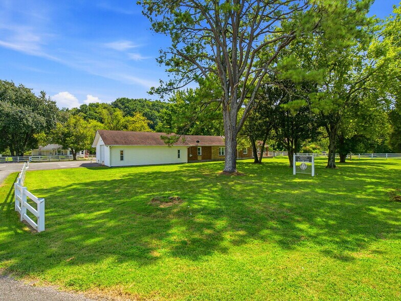 More Photos Of 1063 Louisville Hwy, Goodlettsville Flex For Sale