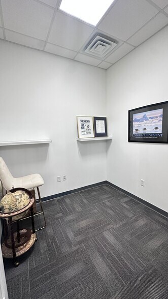 More Photos Of 4011 Charlotte Ave, Nashville Storefront For Lease