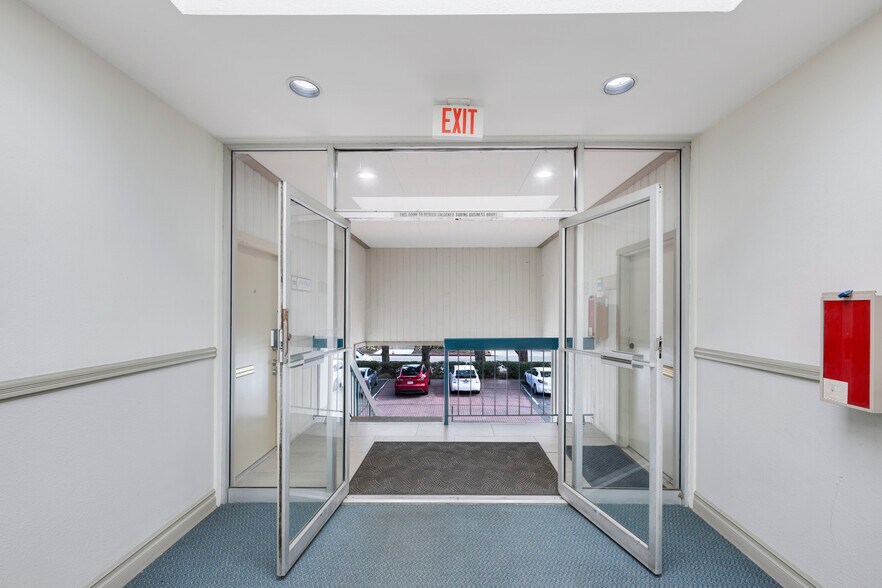 More Photos Of 1820 E Garry Ave, Santa Ana Office For Sale