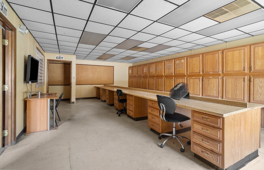 More Photos Of 139 McKinney Rd, Titusville Warehouse For Sale