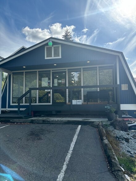 More Photos Of 3241 NE Sunset Blvd, Renton Veterinarian Kennel For Sale