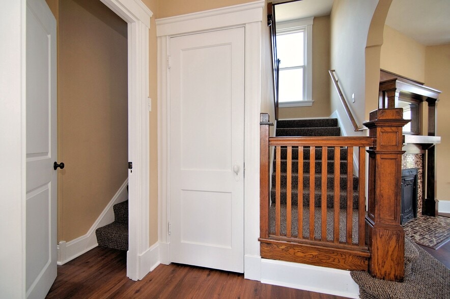 More Photos Of 1220 Belleview Dr, Lawrenceburg Office For Lease