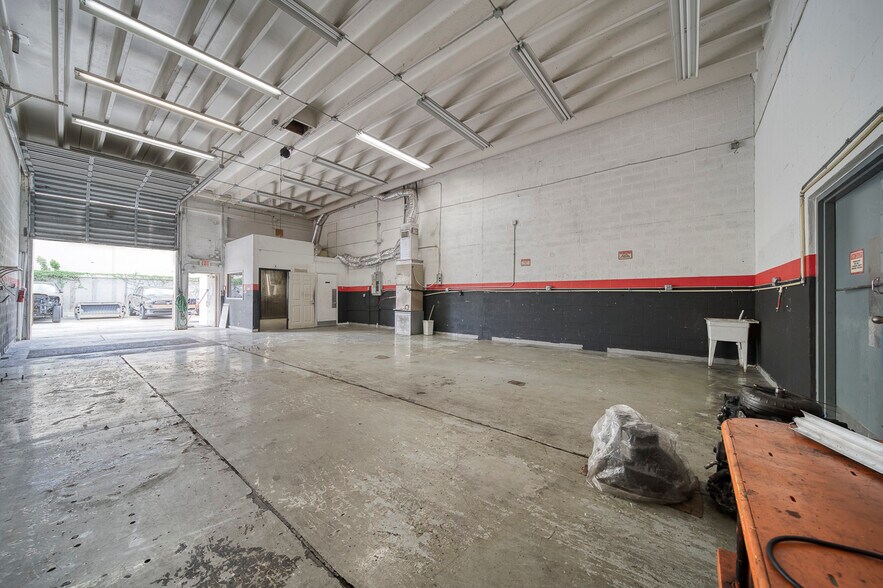 More Photos Of 10780 SW 190th St, Miami Auto Repair For Lease