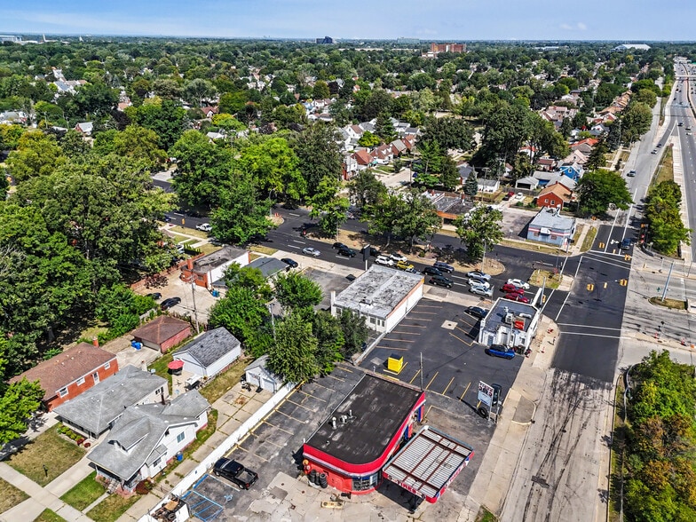 More Photos Of 22976 Outer Dr, Dearborn Flex For Lease
