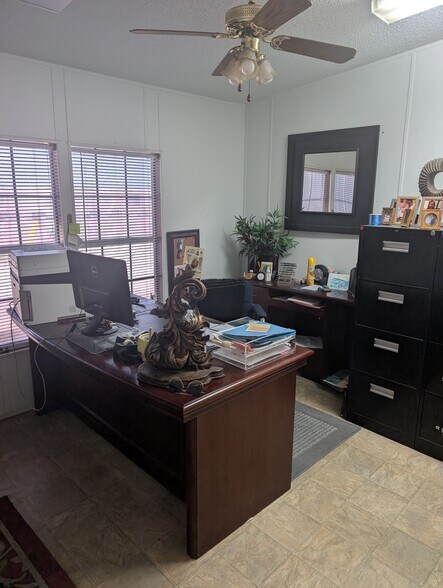 More Photos Of 2933 Hwy 60, Wharton Warehouse For Lease