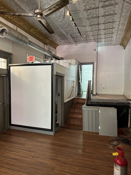 More Photos Of 2141 Central Ave, Cincinnati Storefront Retail Residential For Sale