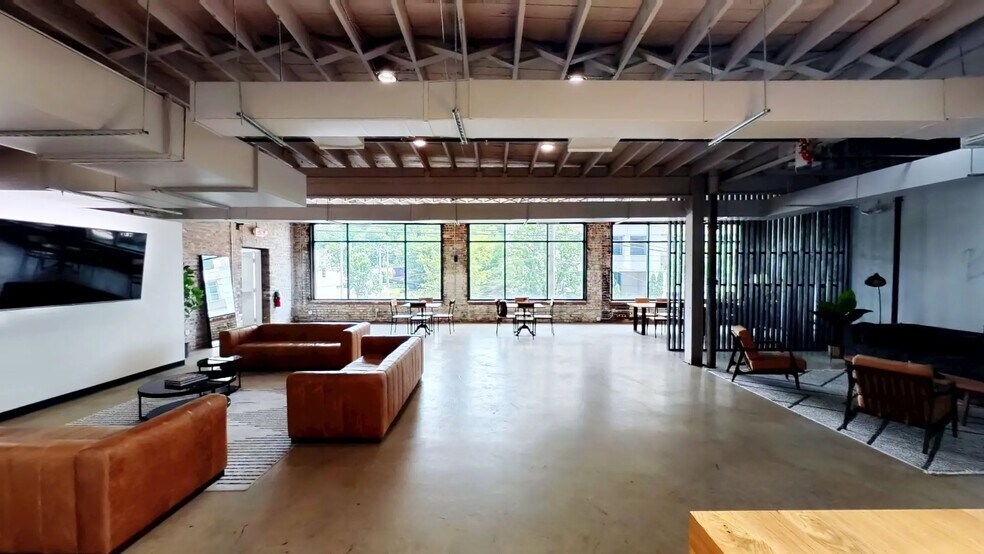 More Photos Of 1635 Reading Rd, Cincinnati Loft Creative Space For Lease