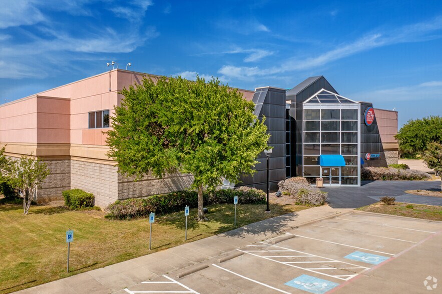 More Photos Of 2100 Plaza Pky, Bedford Health Club For Sale