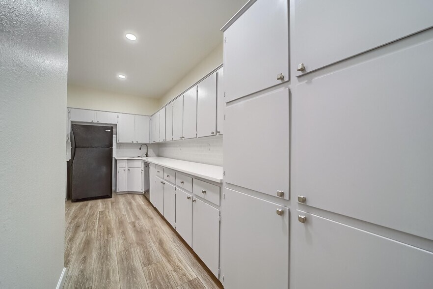 More Photos Of 4507 N Interstate 35, Austin Loft Creative Space For Lease