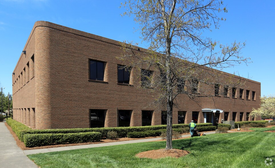 Primary Photo Of 1399 Ashleybrook Ln, Winston-Salem Office For Lease