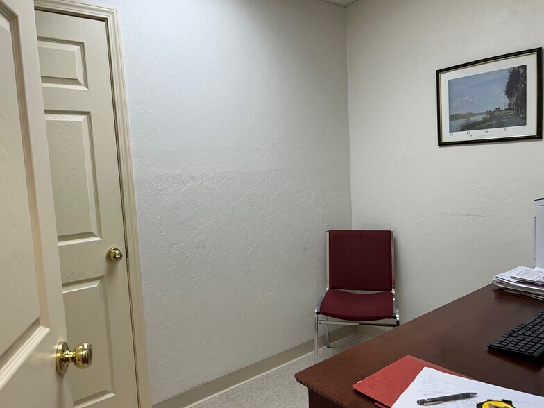More Photos Of 1283 SW Sr-47, Lake City Medical For Lease