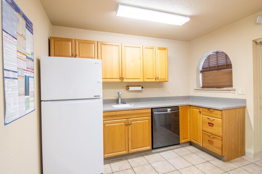 More Photos Of 757 Arlington Ave N, Saint Petersburg Office For Sale