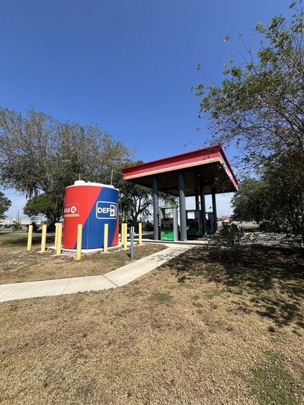 More Photos Of 3730 Airport Rd, Lakeland Convenience Store For Sale