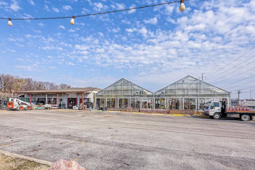 More Photos Of , Blue Springs Unknown For Sale
