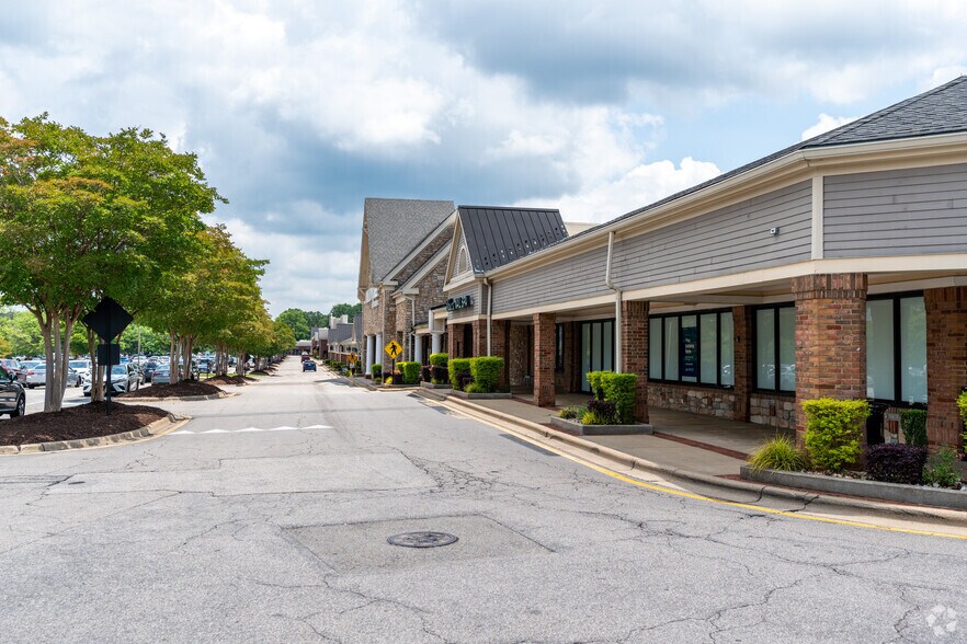 More Photos Of 213-450 Crossroads Blvd, Cary General Retail For Lease