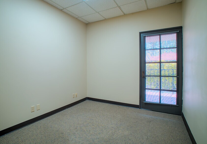 More Photos Of 1611 E 4th St, Santa Ana Loft Creative Space For Lease