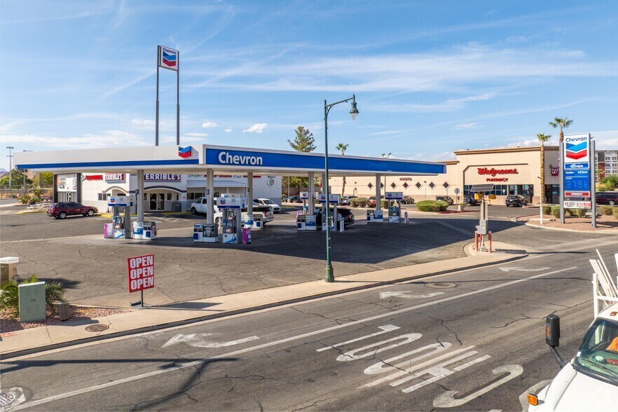 More Photos Of 325 N Sandhill Blvd, Mesquite Service Station For Sale